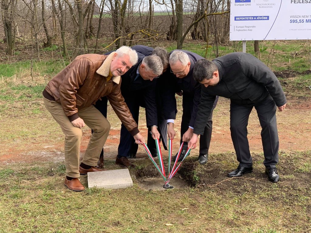 ipari par alapkőletétel 04